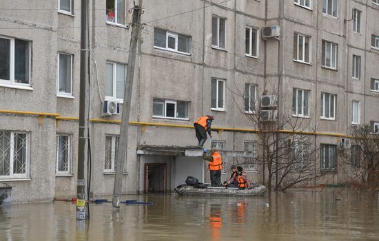 Обстановка в Орске после прорыва дамбы