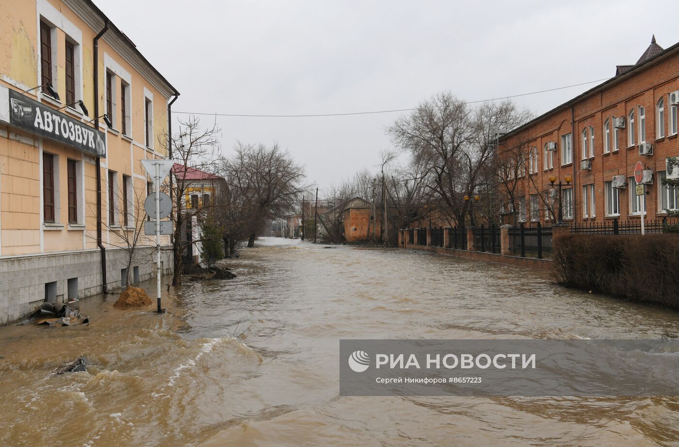 Обстановка в Орске после прорыва дамбы