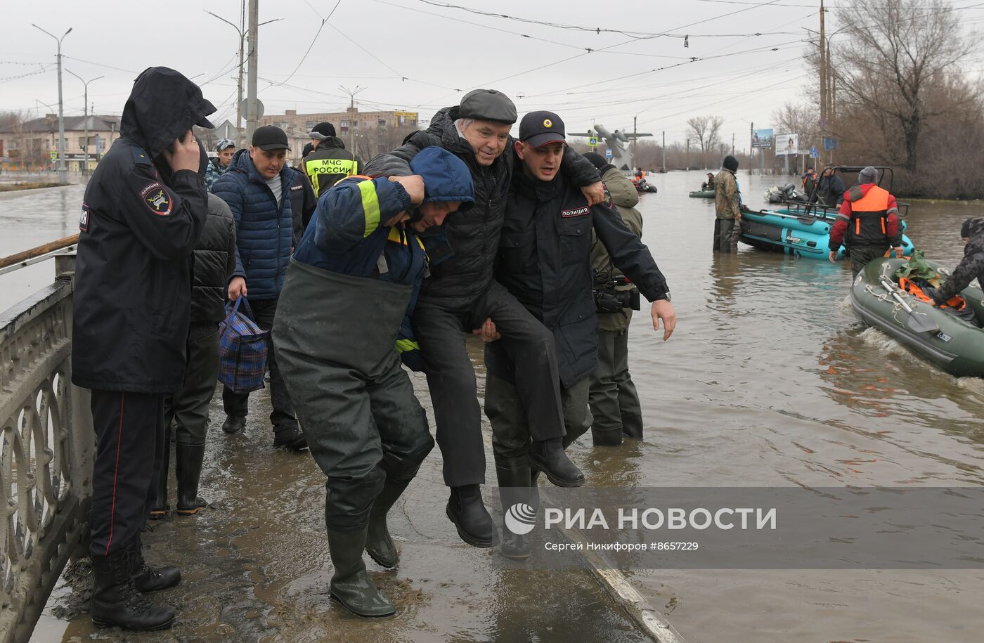 Обстановка в Орске после прорыва дамбы