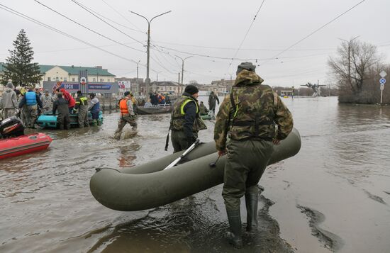 Обстановка в Орске после прорыва дамбы