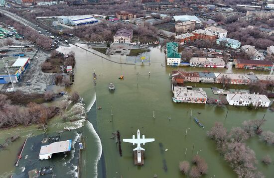 Последствия прорыва дамбы в Орске