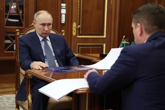 Президент Владимир Путин провел встречу с главой Росрыболовства Ильей Шестаковым