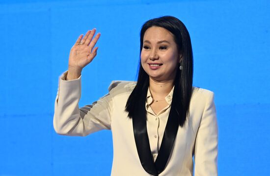 Выставка "Россия". Сессия-открытие просветительского онлайн-проекта "Женщины"