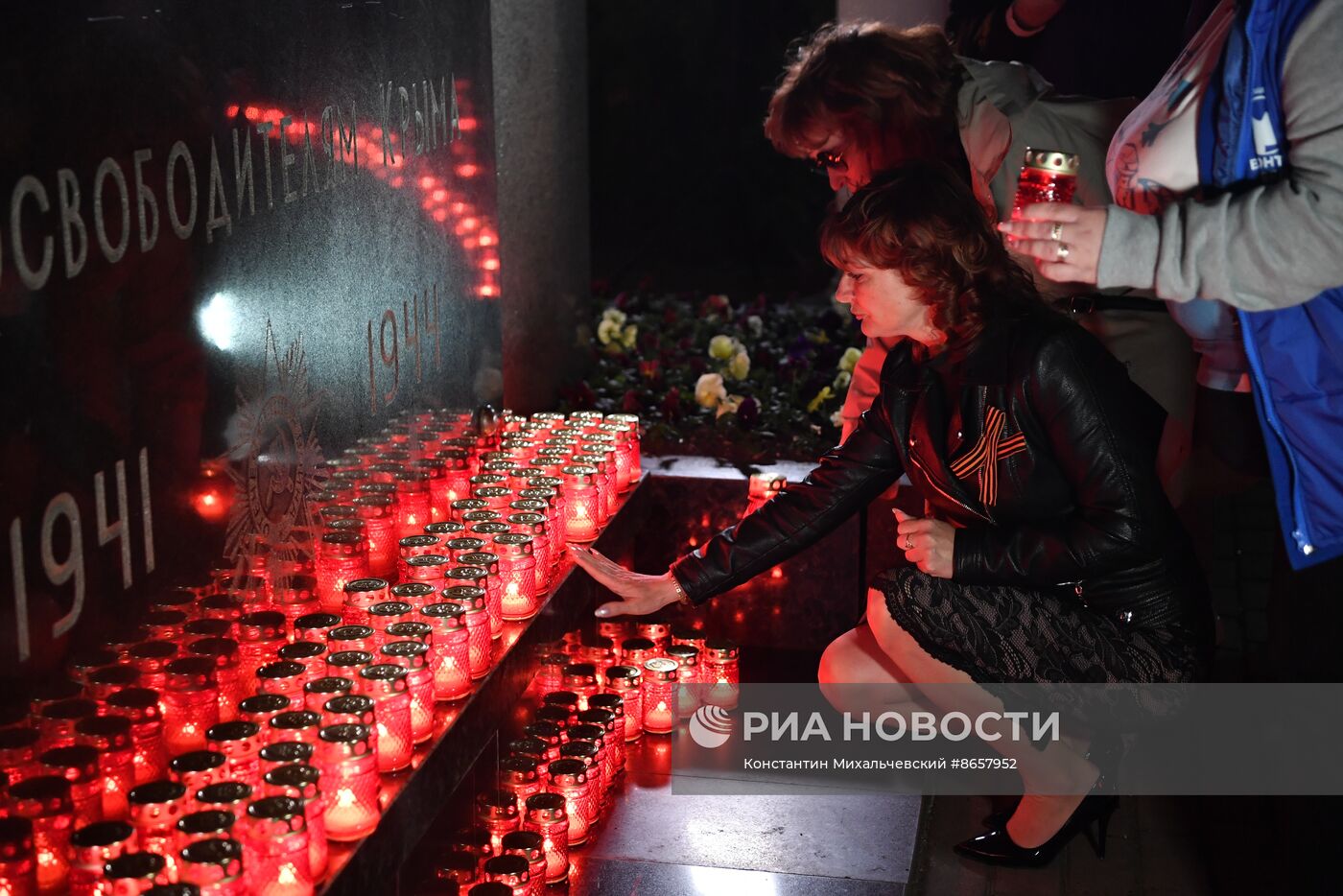 Световая акция "Ты всё равно жив!" памяти погибших в зоне СВО крымчан