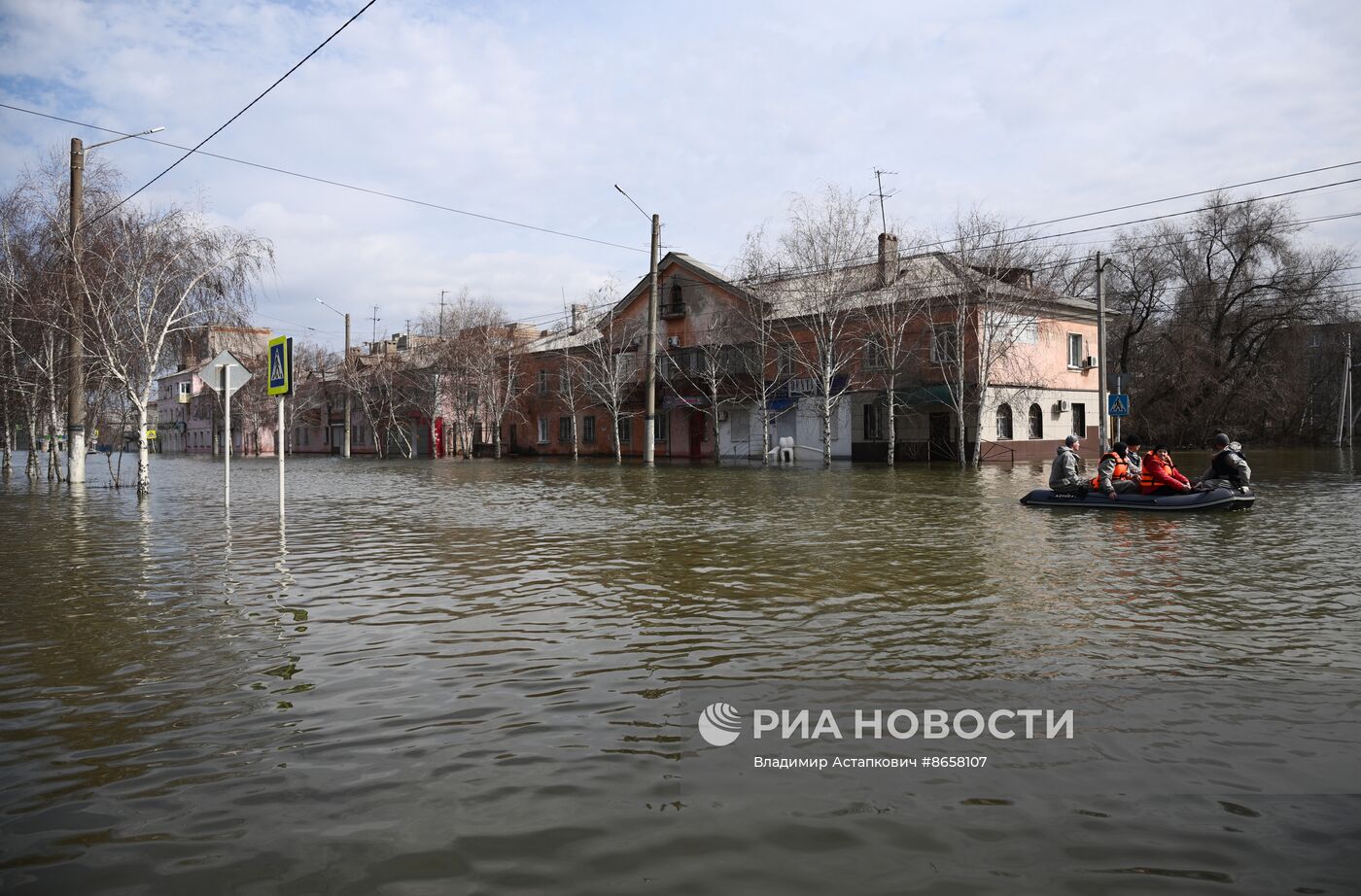 Последствия прорыва дамбы в Орске