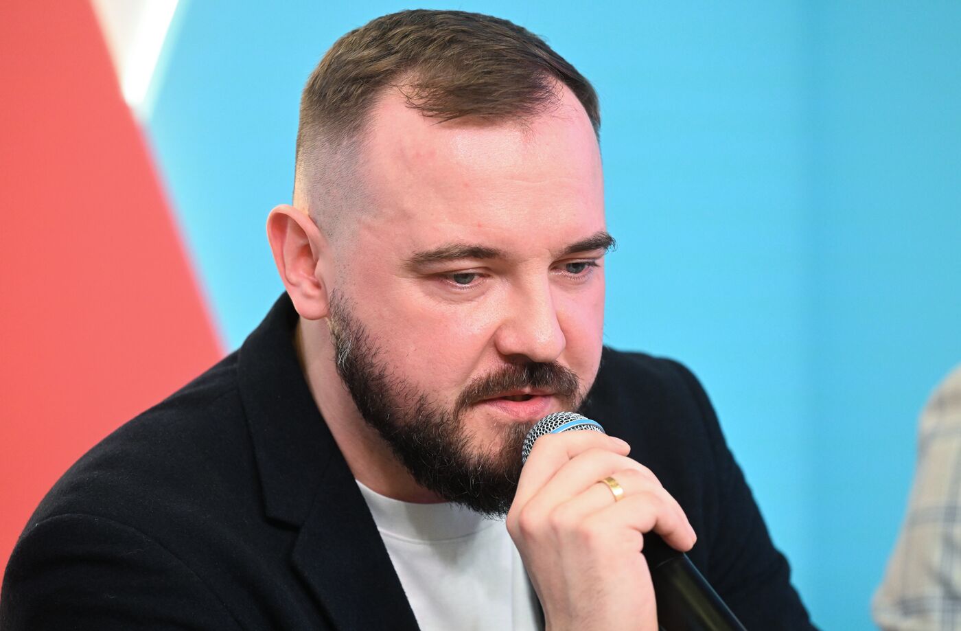 Выставка "Россия". Стратегическая сессия с лидерами общественного мнения и СМИ новых регионов РФ: безопасность, развитие и перспективы пользователей на платформе RUTUBE