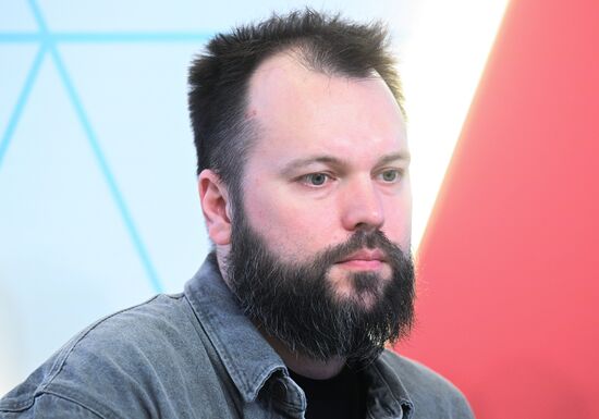 Выставка "Россия". Стратегическая сессия с лидерами общественного мнения и СМИ новых регионов РФ: безопасность, развитие и перспективы пользователей на платформе RUTUBE