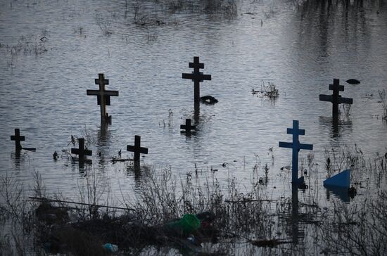 Последствия прорыва дамбы в Орске
