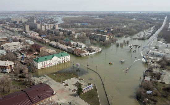 Последствия прорыва дамбы в Орске