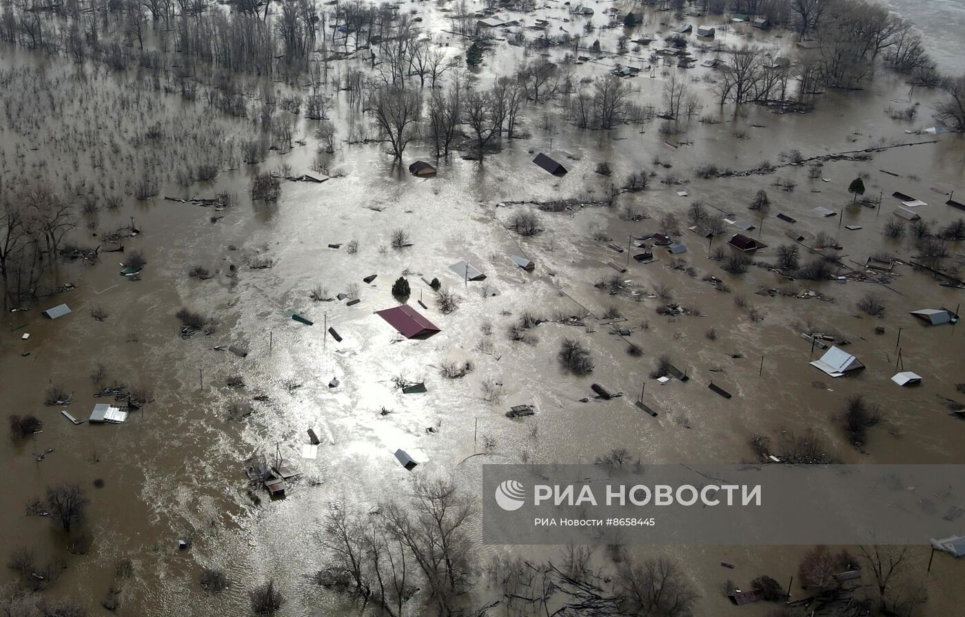 Последствия прорыва дамбы в Орске