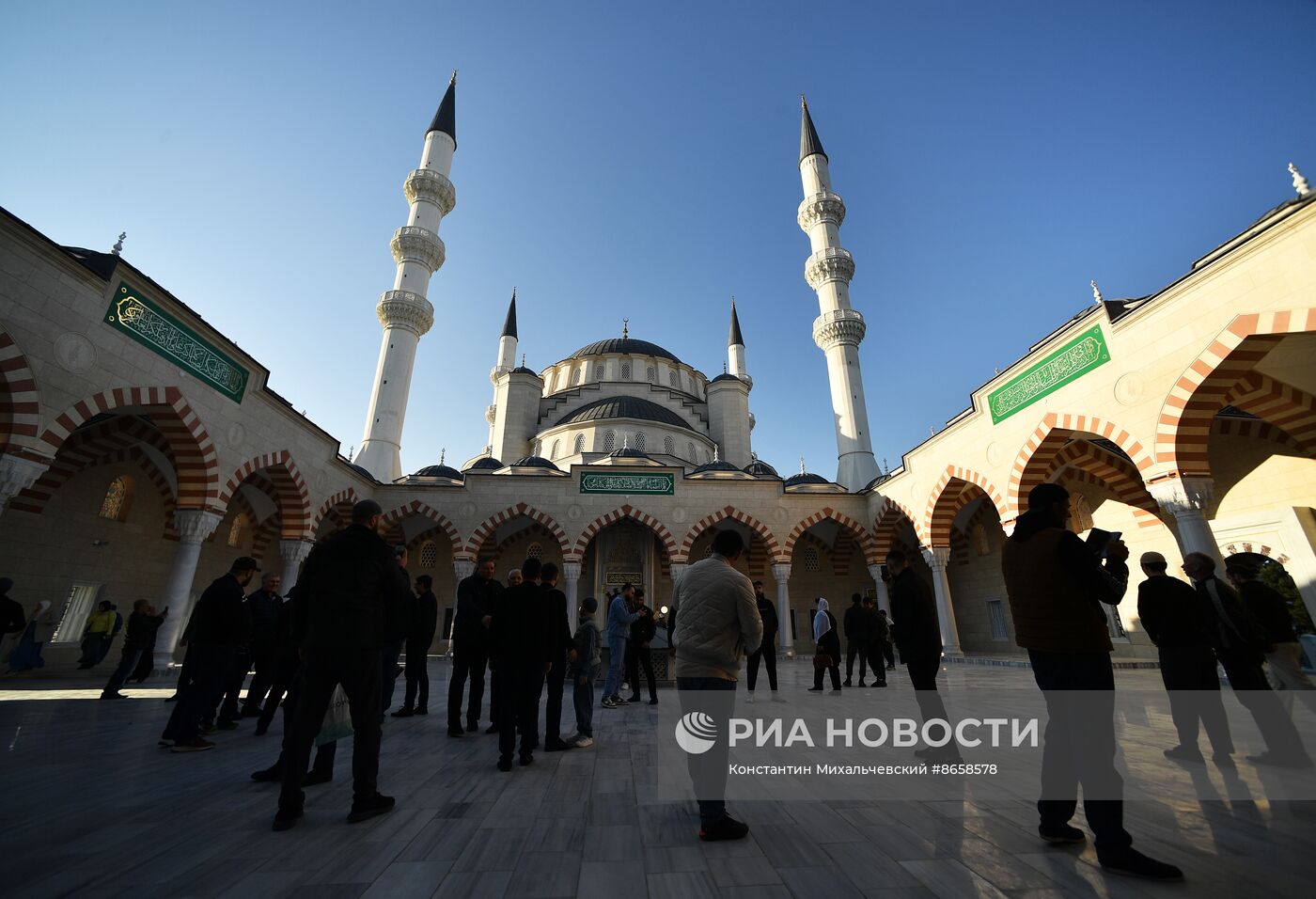 Празднование Ураза-байрама в России 