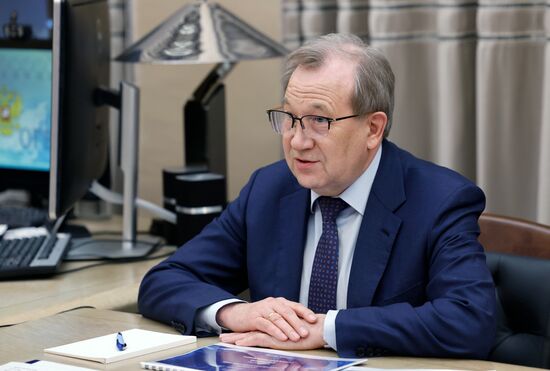 Премьер-министр М. Мишустин провел рабочую встречу с главой РАН Г. Красниковым