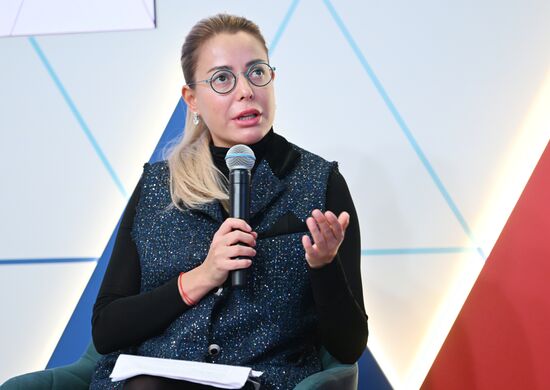 Выставка "Россия". Ток-шоу с Кристиной Потупчик