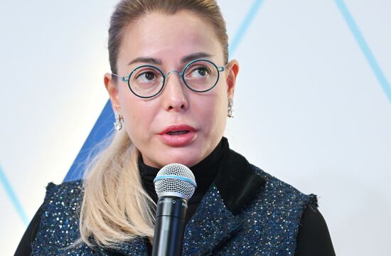 Выставка "Россия". Ток-шоу с Кристиной Потупчик