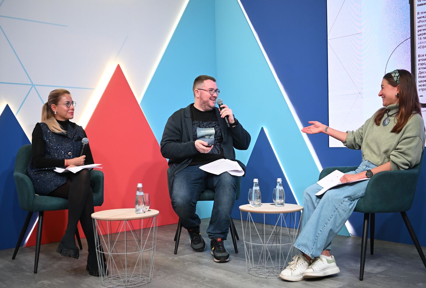 Выставка "Россия". Ток-шоу с Кристиной Потупчик