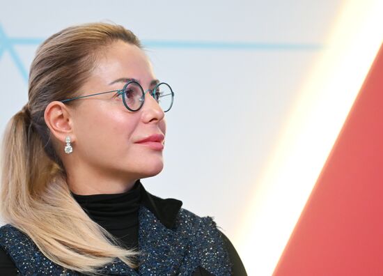 Выставка "Россия". Ток-шоу с Кристиной Потупчик