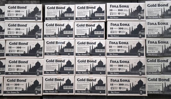 Работа индийской чаеразвесочной фабрики "Джей Ти" во Владивостоке 