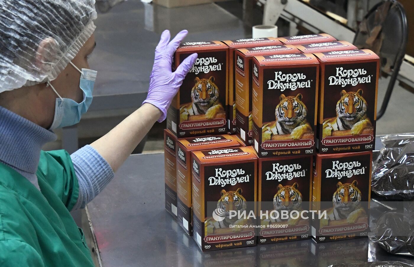 Работа индийской чаеразвесочной фабрики "Джей Ти" во Владивостоке 