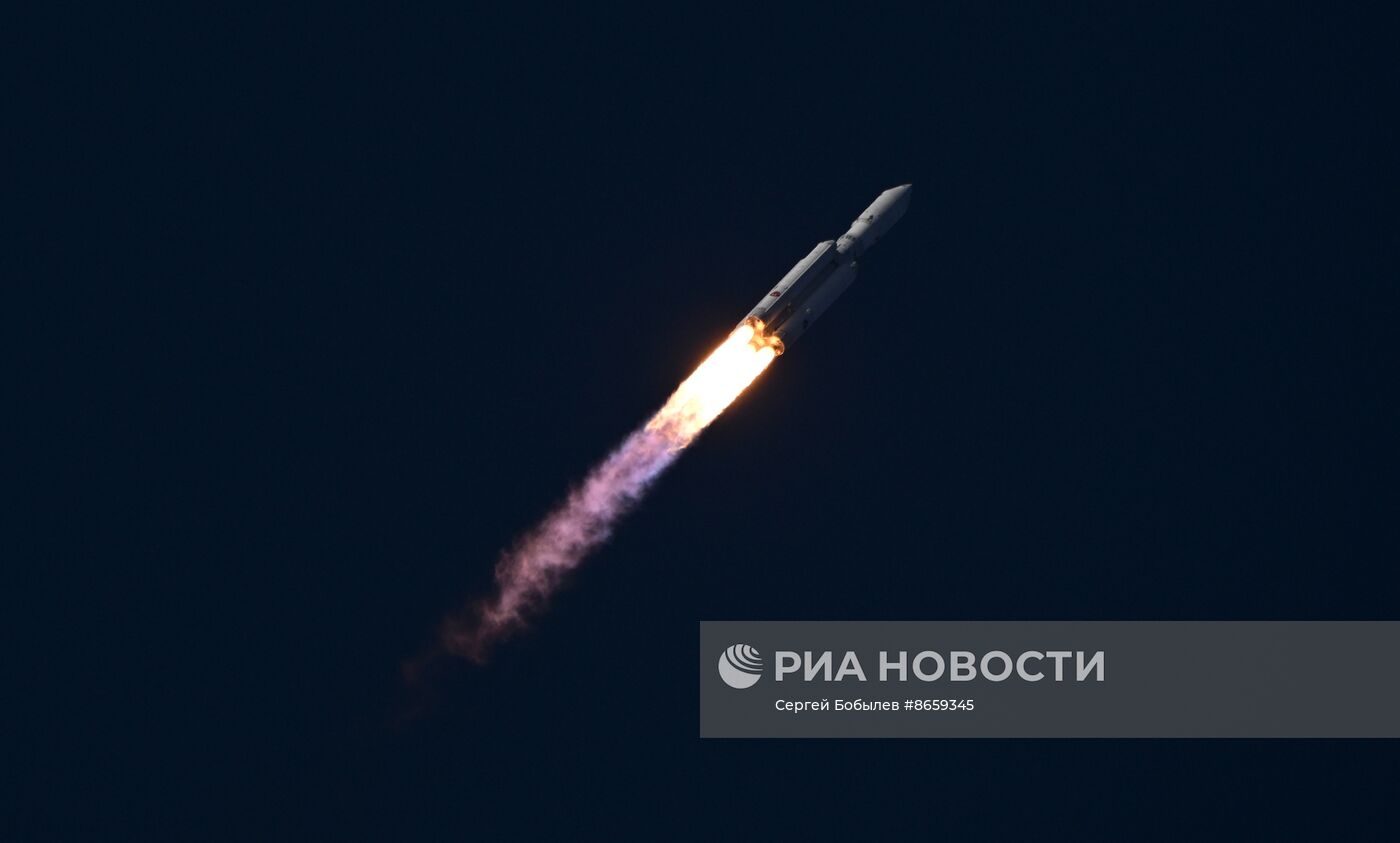 Первый запуск ракеты "Ангара-А5" с космодрома Восточный