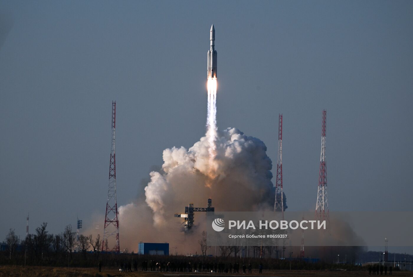 Первый запуск ракеты "Ангара-А5" с космодрома Восточный