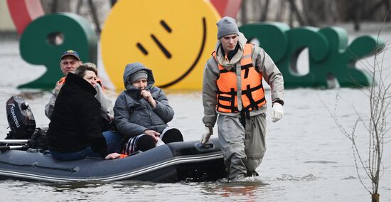 Последствия прорыва дамбы в Орске