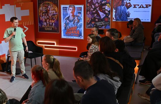 Выставка "Россия". Мастер-класс "Искусственный интеллект: помощь или угроза современного мира? Нейросети в медиа"