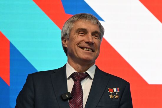 Выставка "Россия". День космонавтики