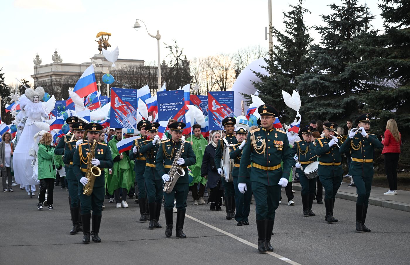 Выставка "Россия". День космонавтики