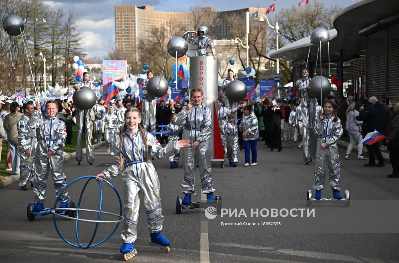 Выставка "Россия". День космонавтики