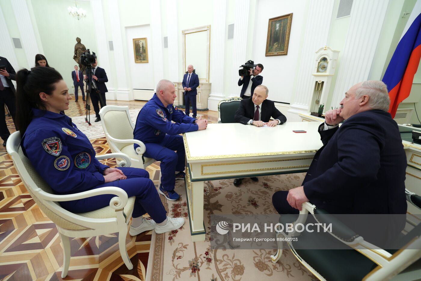 Встреча президентов России и Белоруссии с космонавтами 21-й экспедиции на МКС