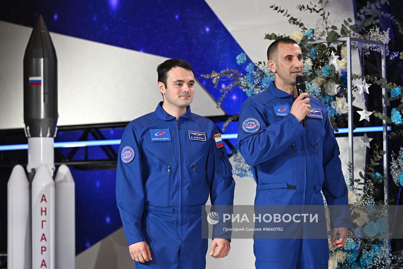 Выставка "Россия". День космонавтики