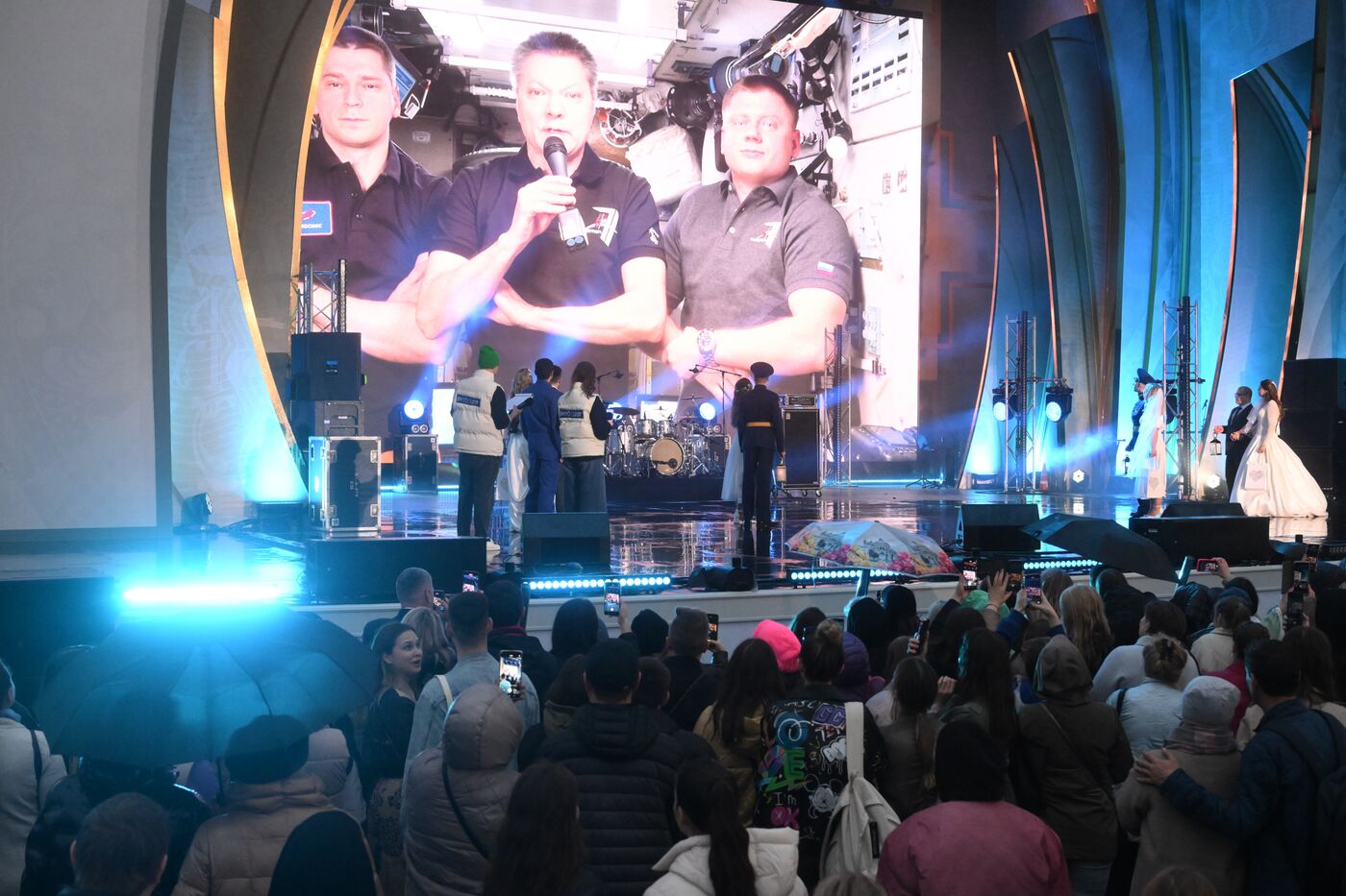 Выставка "Россия". День космонавтики