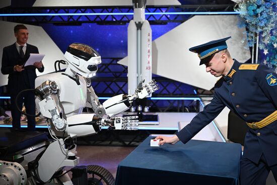 Выставка "Россия". День космонавтики