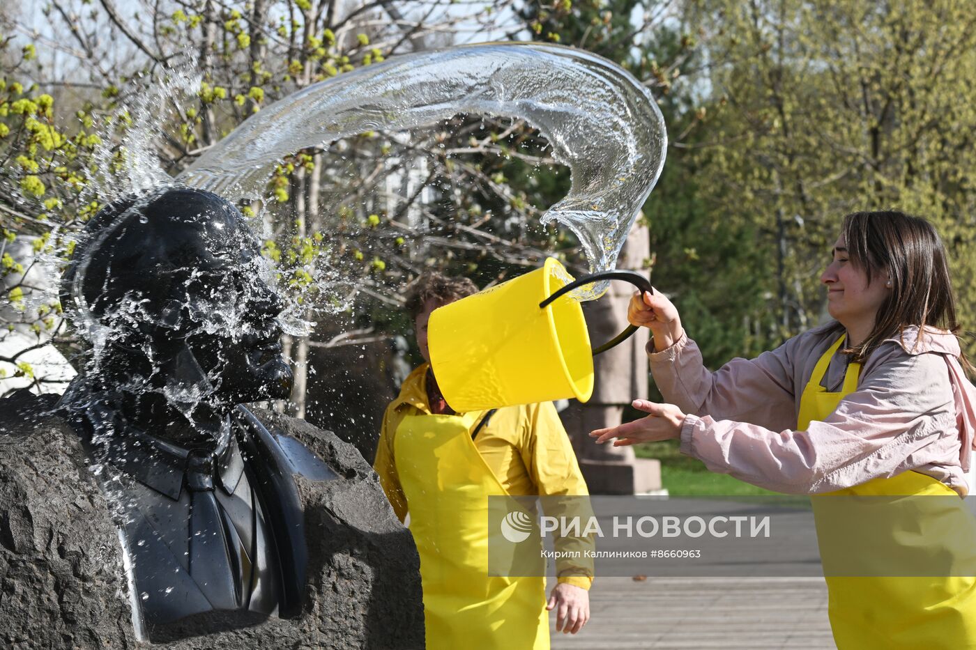 Городской субботник в парке искусств "Музеон"