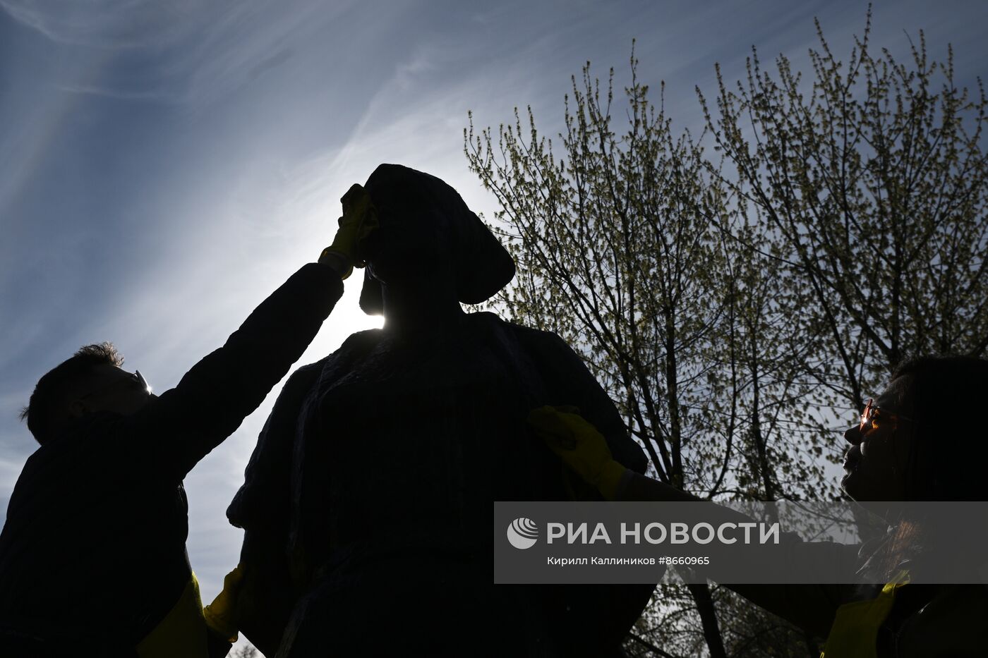 Городской субботник в парке искусств "Музеон"