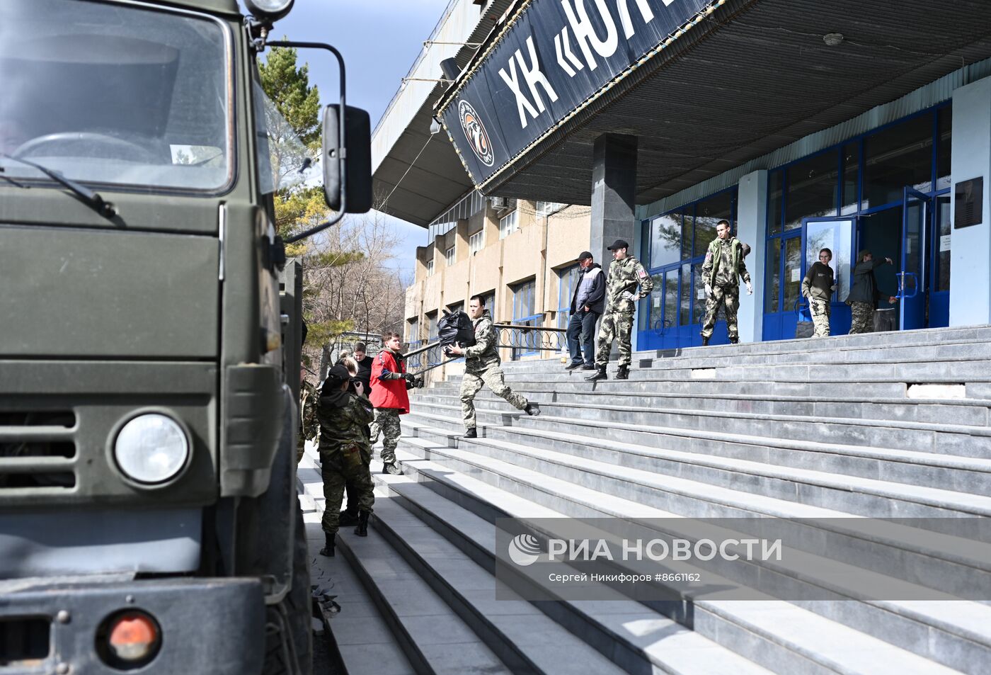 Доставка и раздача гумпомощи жителям в Орске