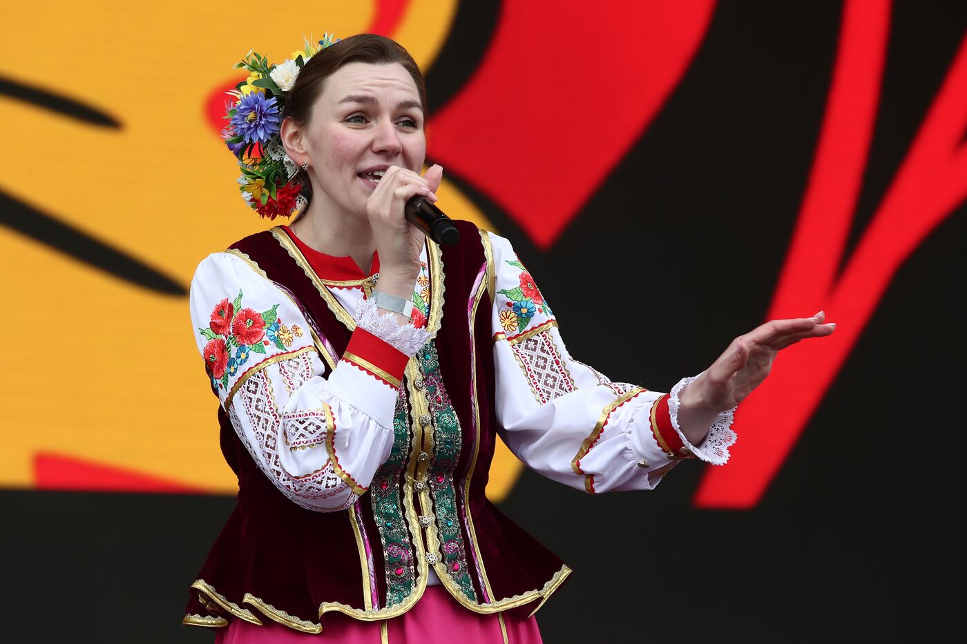 Выставка "Россия". Концерт "Весна идет - весне дорогу!" ансамбля "Казаки.ру"