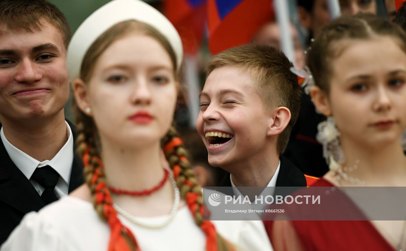 Большой весенний кадетский бал в Музее Победы