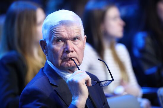 Выставка "Россия". Дни национальных приоритетов: молодежь и дети