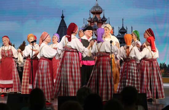 Выставка "Россия". Свадебная церемония в традициях Республики Карелия