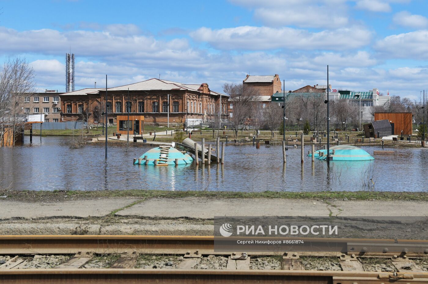Вода уходит из Орска после пика паводка