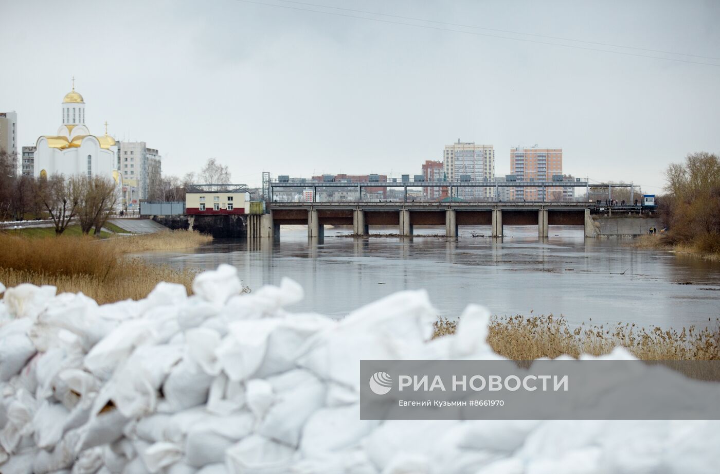 Курган в ожидании подъема воды в реке Тобол из-за паводков