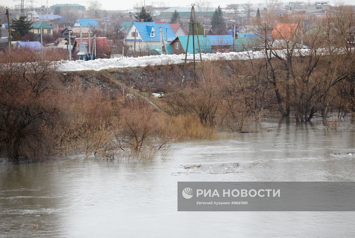 Курган в ожидании подъема воды в реке Тобол из-за паводков