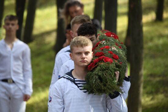 Празднование 80-летия освобождения "Артека" от немецко-фашистских захватчиков