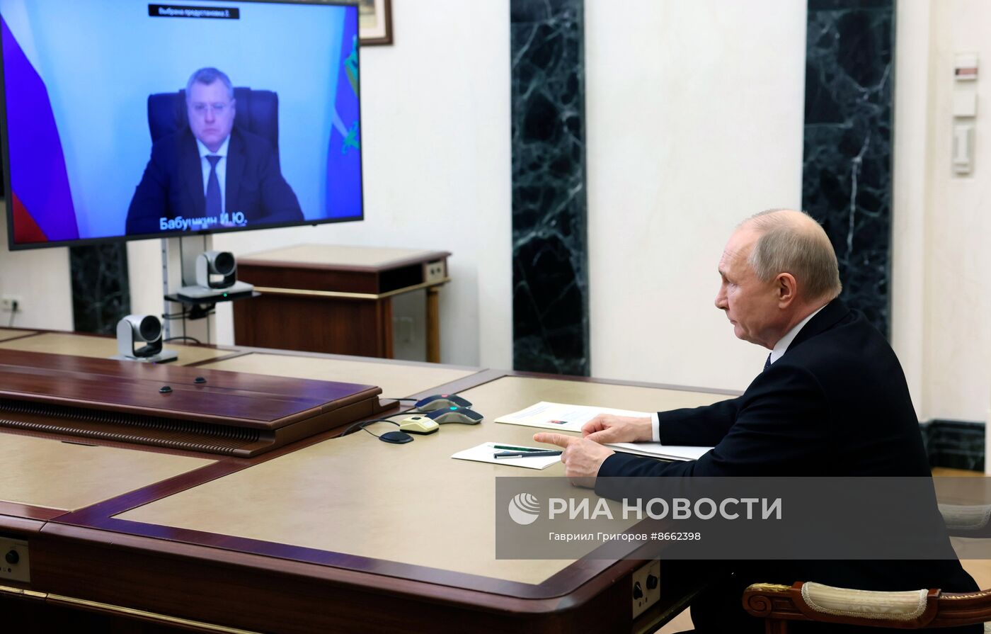 Президент Владимир Путин провел встречу c губернатором Астраханской области Игорем Бабушкиным