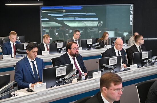 Вице-премьер Д. Чернышенко провел совещание с федеральными и региональными руководителями цифровой трансформации (ФРЦТ и РЦТ)