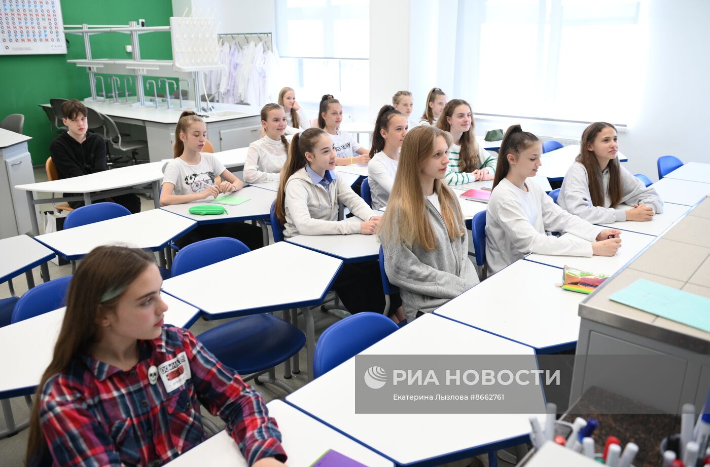 Федеральная территория "Сириус" приняла детей из Белгородской области