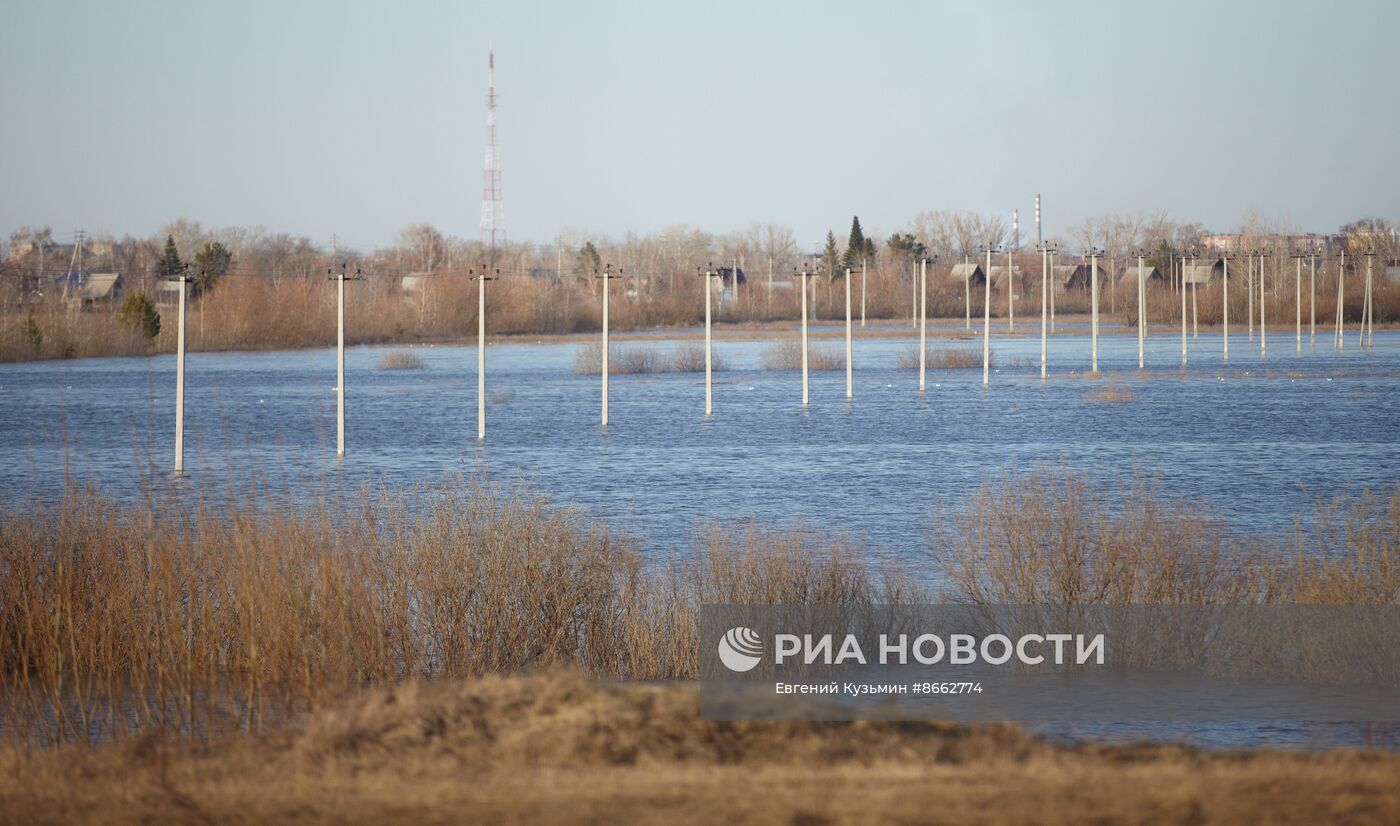 Разлив реки Тобол в Кургане и окрестностях