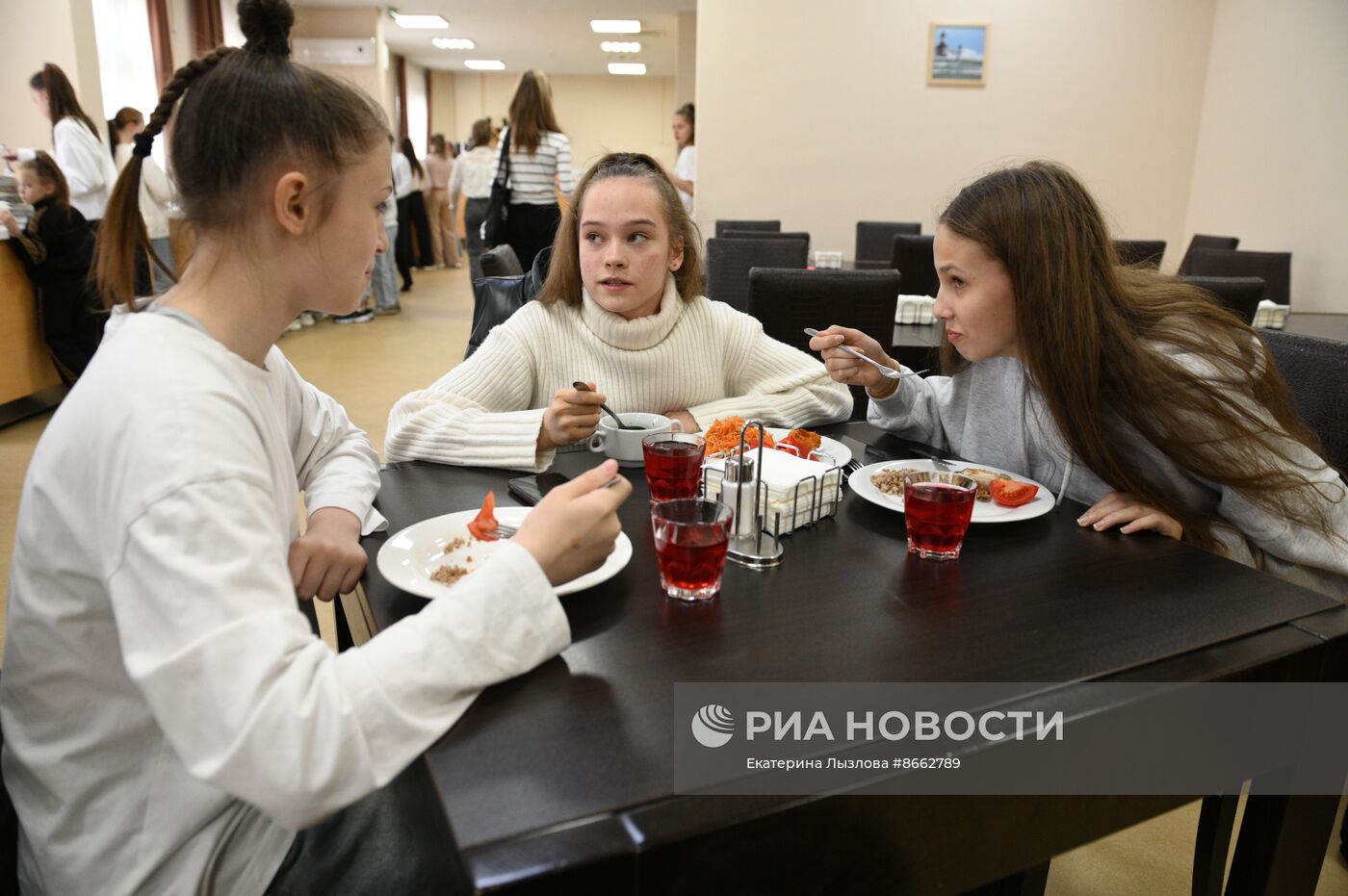 Федеральная территория "Сириус" приняла детей из Белгородской области