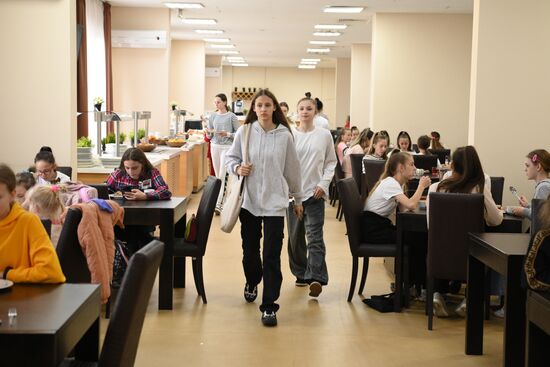 Федеральная территория "Сириус" приняла детей из Белгородской области